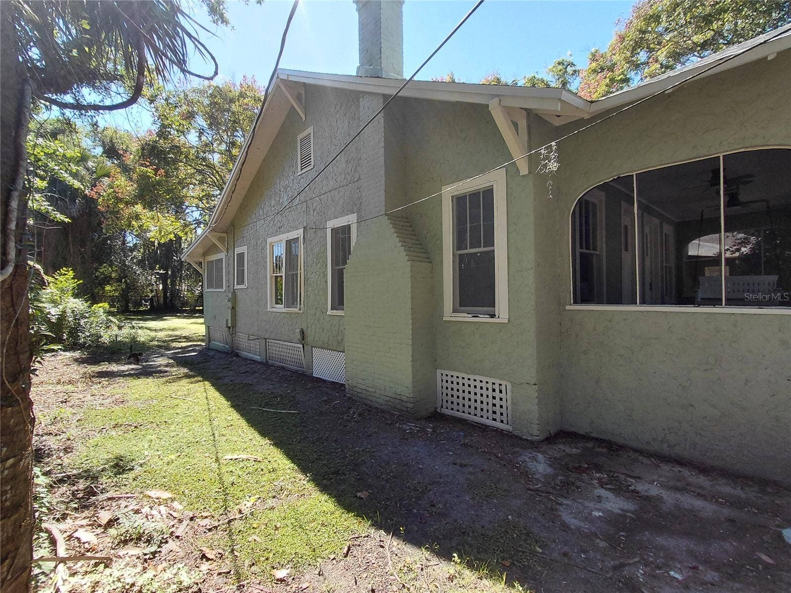532 E RICH AVENUE, Deland, FL 32724 Left side of house