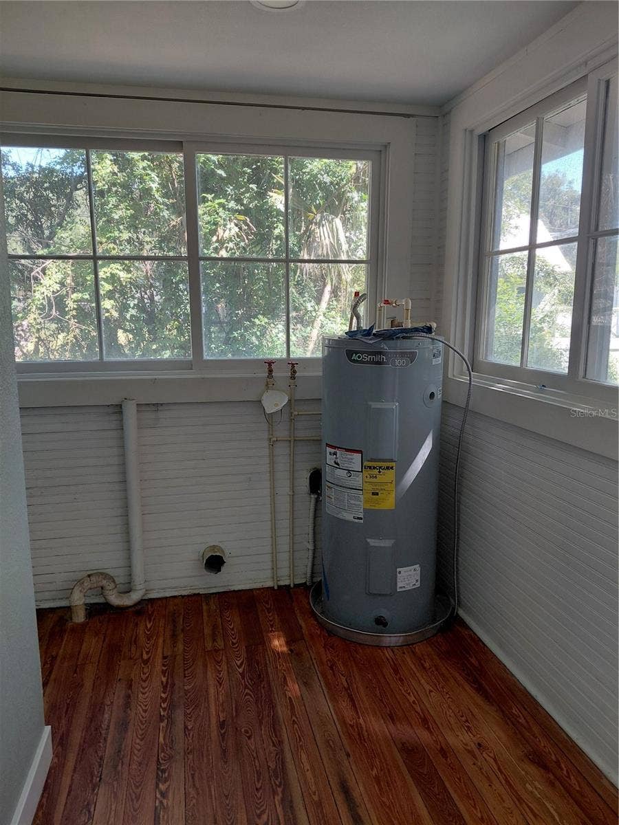 532 E RICH AVENUE, Deland, FL 32724 Laundry room
