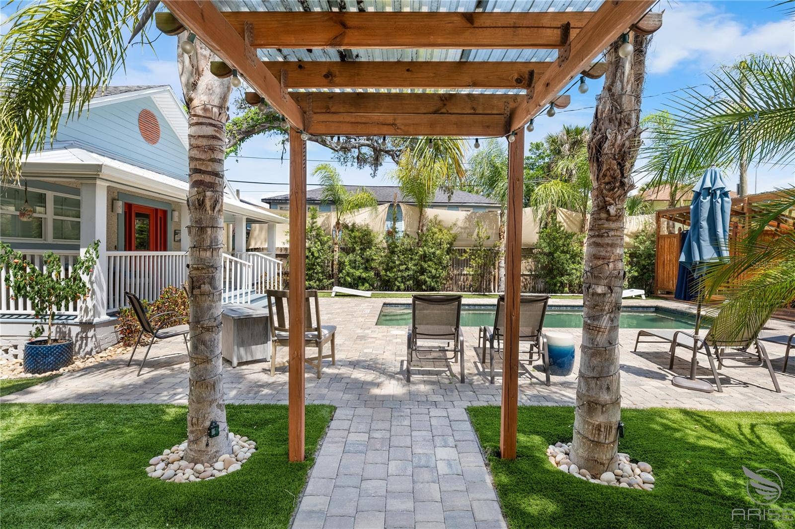 305 LIVE OAK, New Smyrna Beach, FL 32168 305 LIVE OAK, New Smyrna Beach, FL 32168