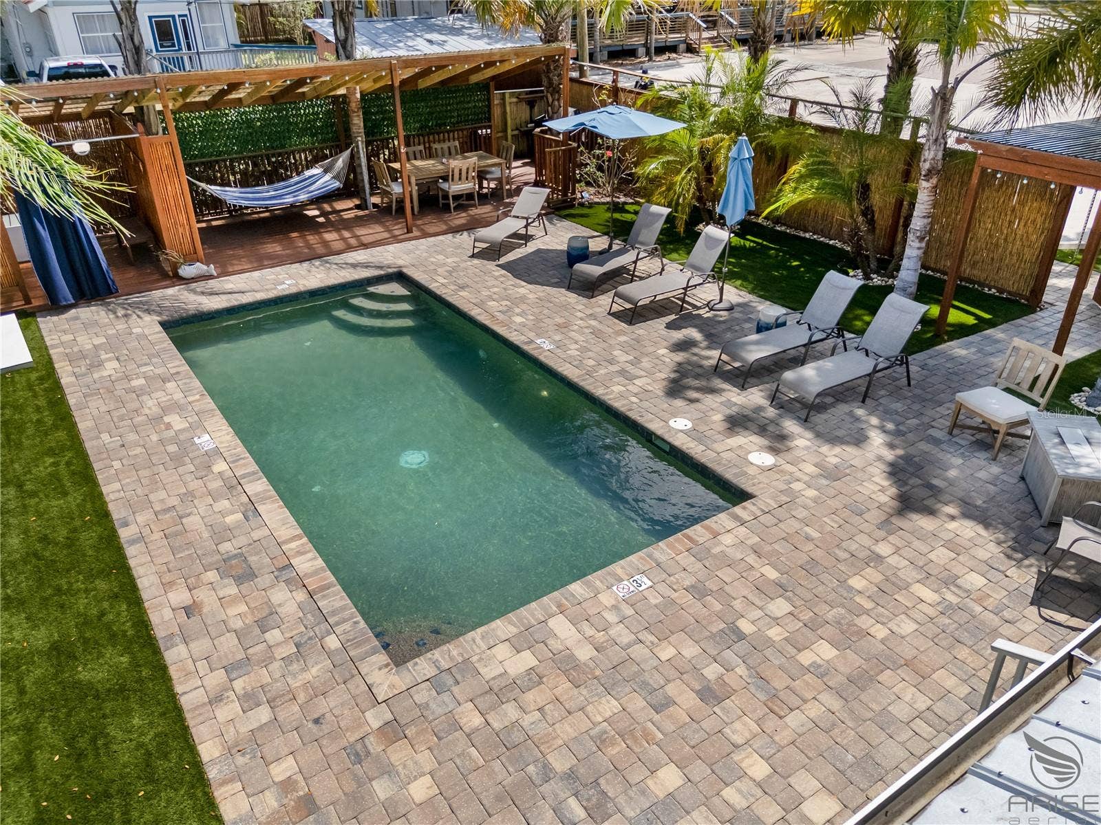 305 LIVE OAK, New Smyrna Beach, FL 32168 305 LIVE OAK, New Smyrna Beach, FL 32168
