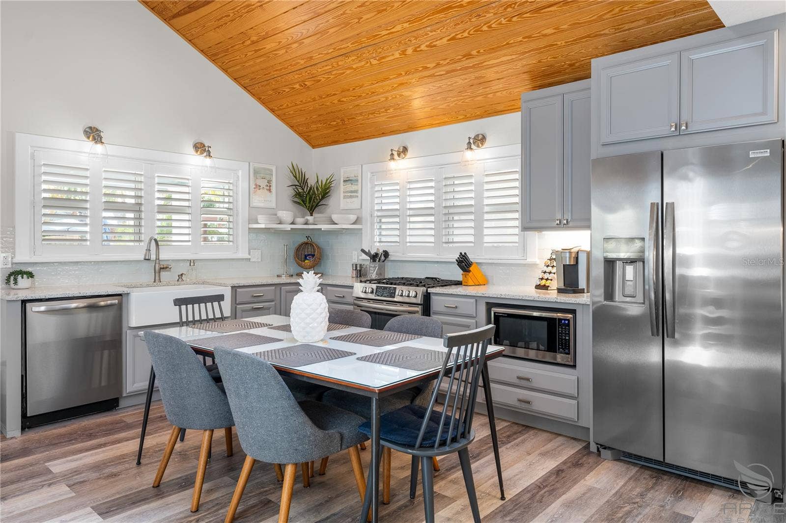 305 LIVE OAK, New Smyrna Beach, FL 32168 305 LIVE OAK, New Smyrna Beach, FL 32168
