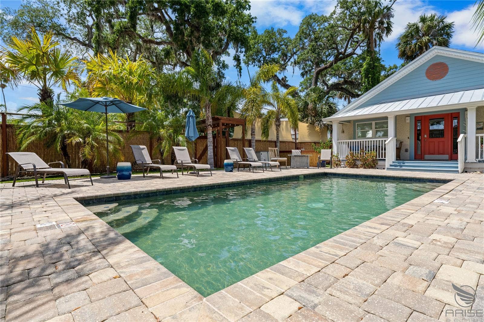 305 LIVE OAK, New Smyrna Beach, FL 32168 305 LIVE OAK, New Smyrna Beach, FL 32168