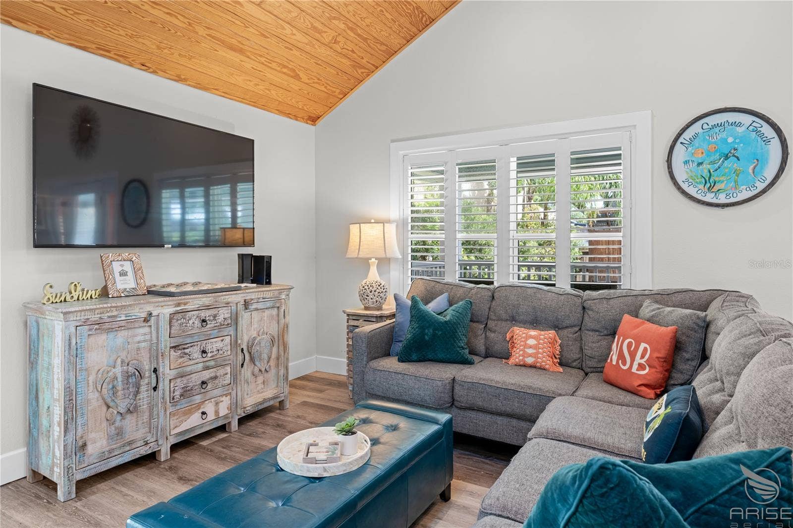 305 LIVE OAK, New Smyrna Beach, FL 32168 305 LIVE OAK, New Smyrna Beach, FL 32168