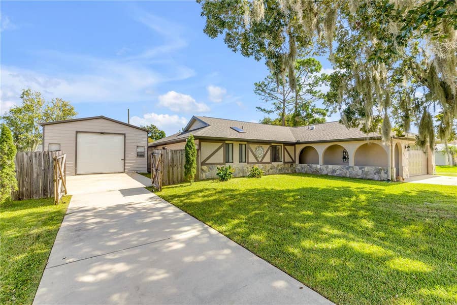 Property photo for 2729 QUEEN PALM DRIVE, Edgewater, FL
