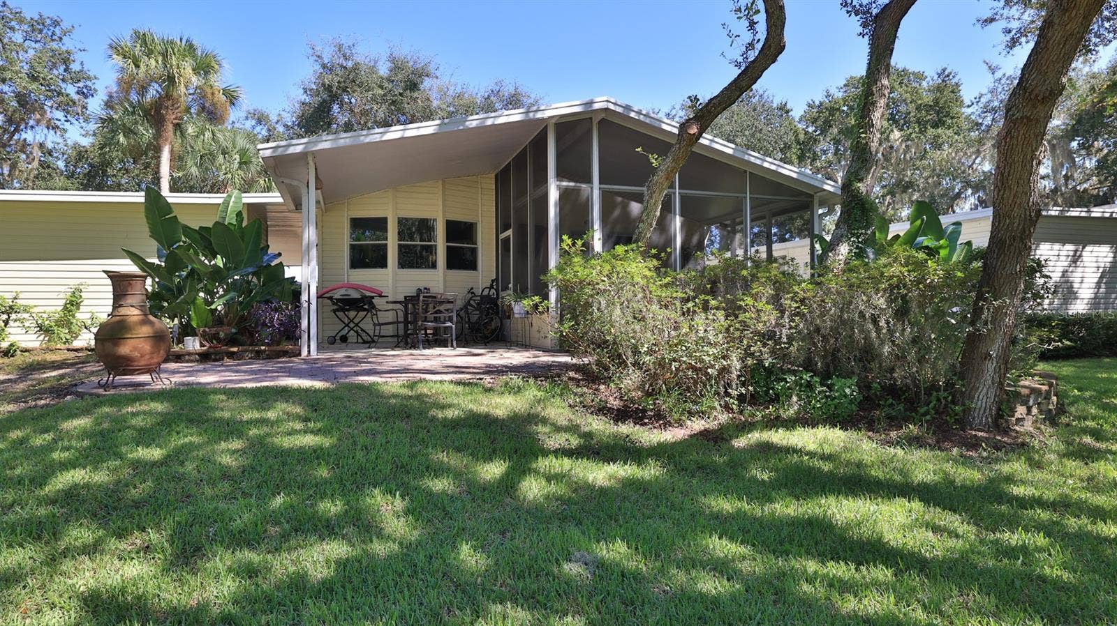 494 SIOUX BOULEVARD, Oak Hill, FL 32759