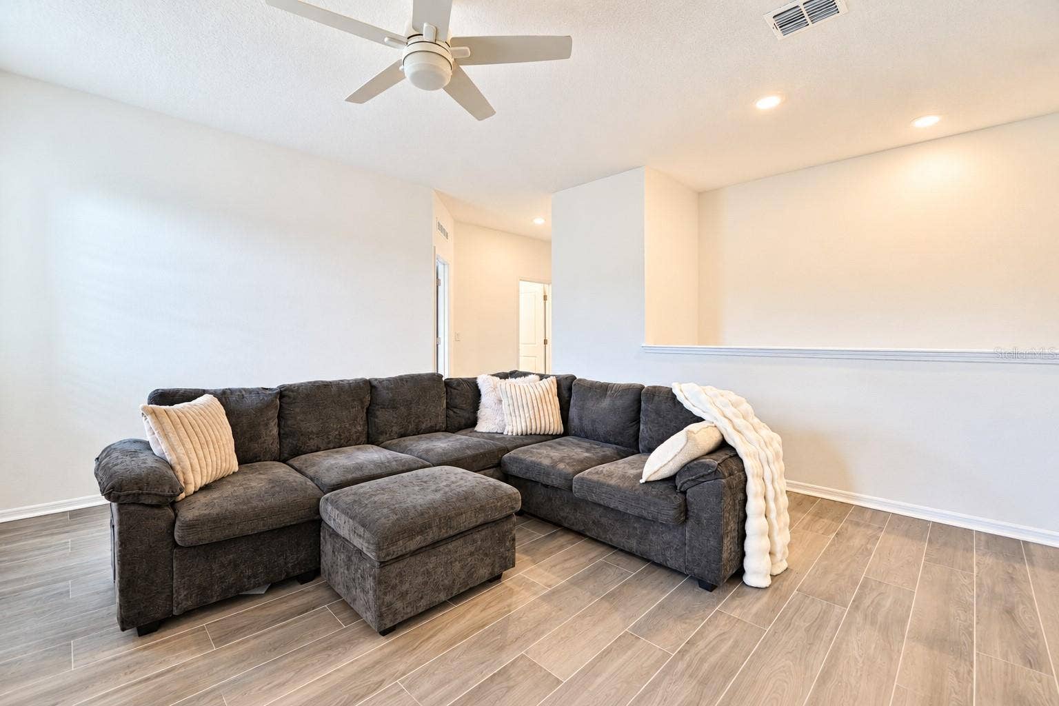 3975 WILLOWBROOK DRIVE, Edgewater, FL 32141 3975 WILLOWBROOK DRIVE, Edgewater, FL 32141