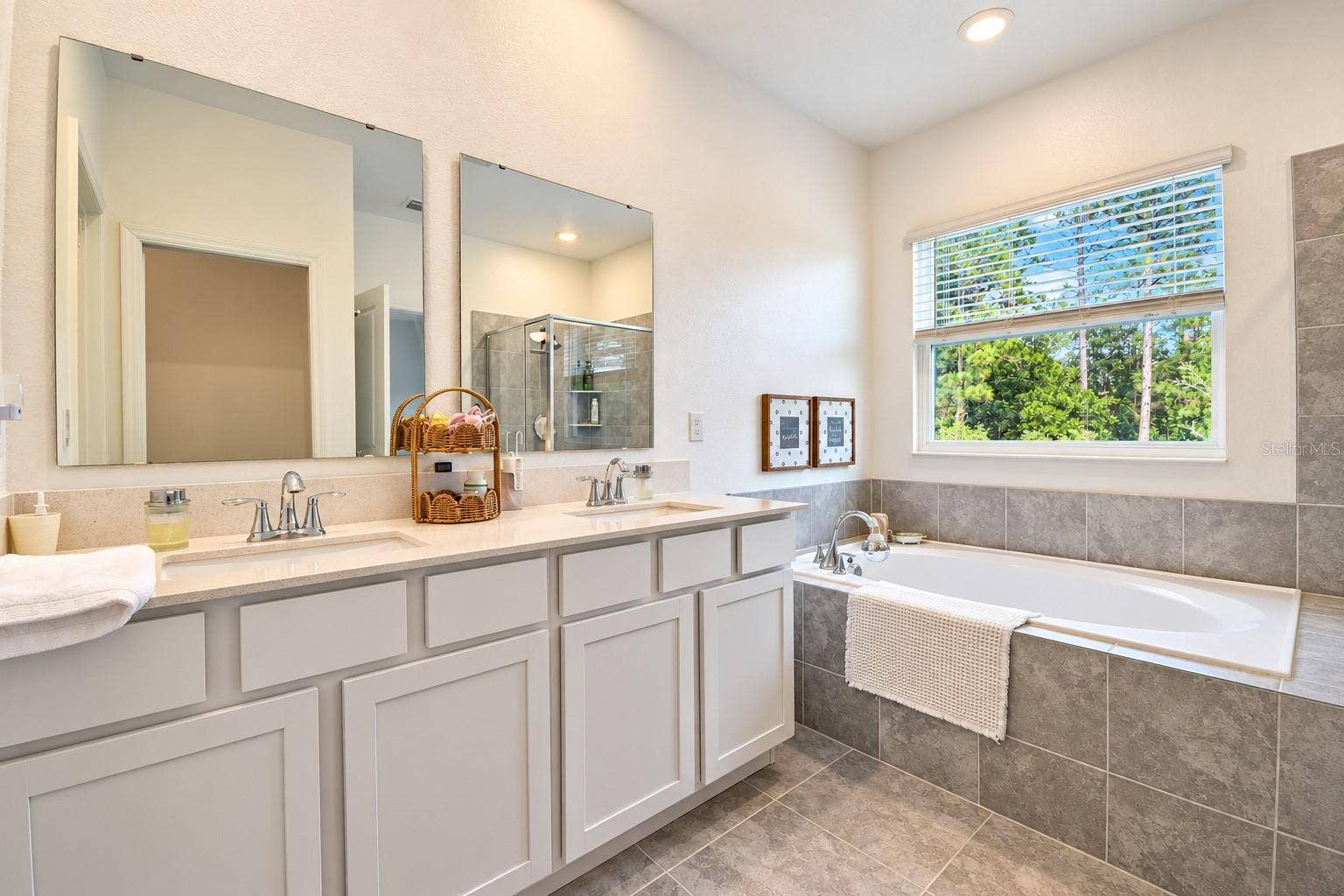 3975 WILLOWBROOK DRIVE, Edgewater, FL 32141 3975 WILLOWBROOK DRIVE, Edgewater, FL 32141
