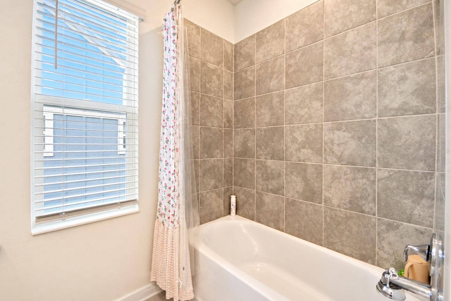3975 WILLOWBROOK DRIVE, Edgewater, FL 32141 3975 WILLOWBROOK DRIVE, Edgewater, FL 32141