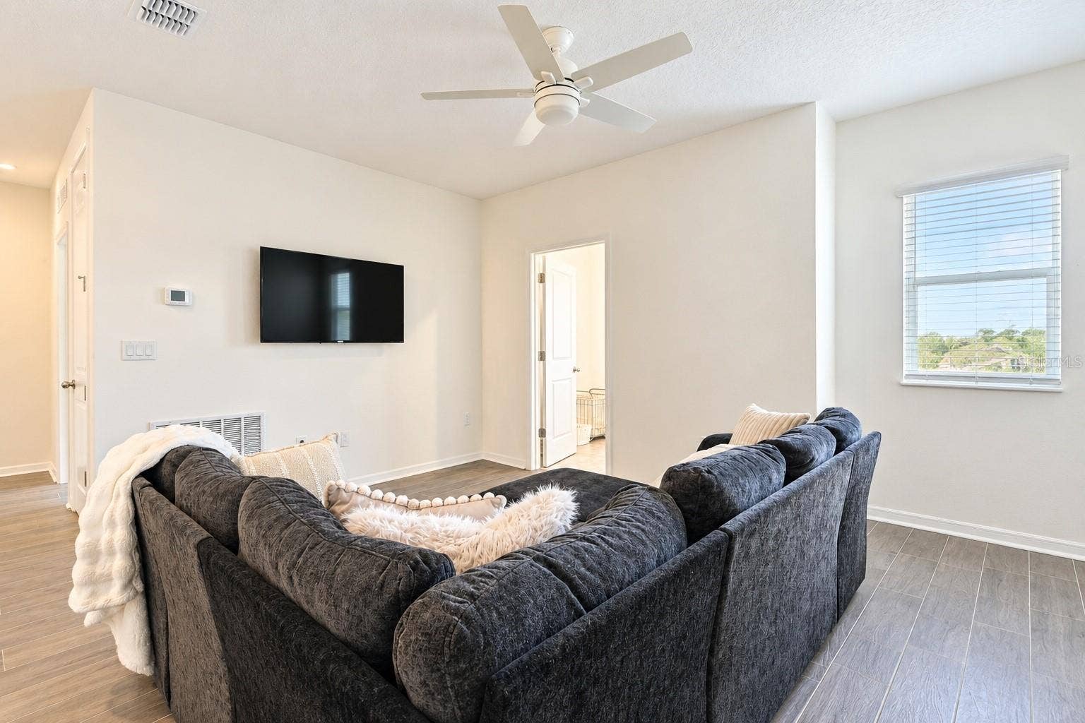 3975 WILLOWBROOK DRIVE, Edgewater, FL 32141 3975 WILLOWBROOK DRIVE, Edgewater, FL 32141