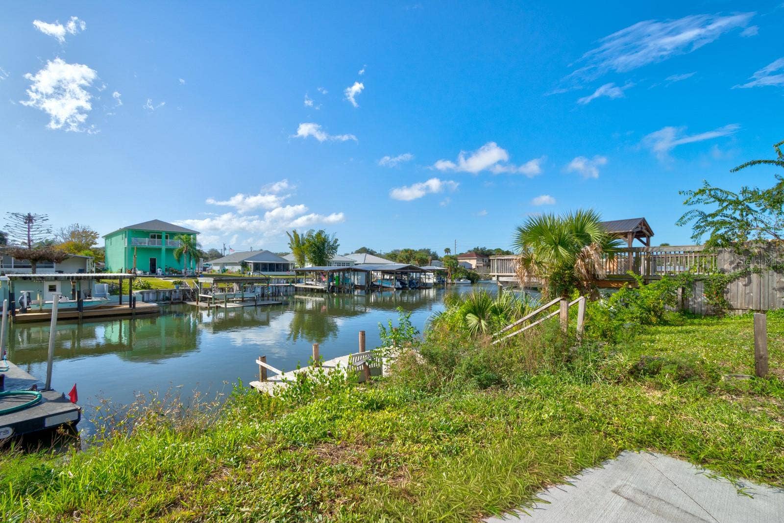 127 E ARIEL ROAD, Oak Hill, FL 32759