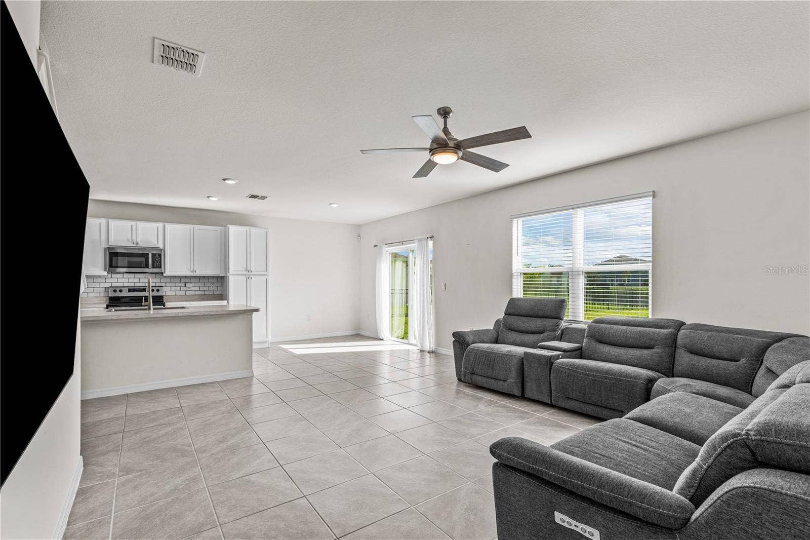 3242 CARPENTARIA DRIVE, New Smyrna Beach, FL 32168 3242 CARPENTARIA DRIVE, New Smyrna Beach, FL 32168