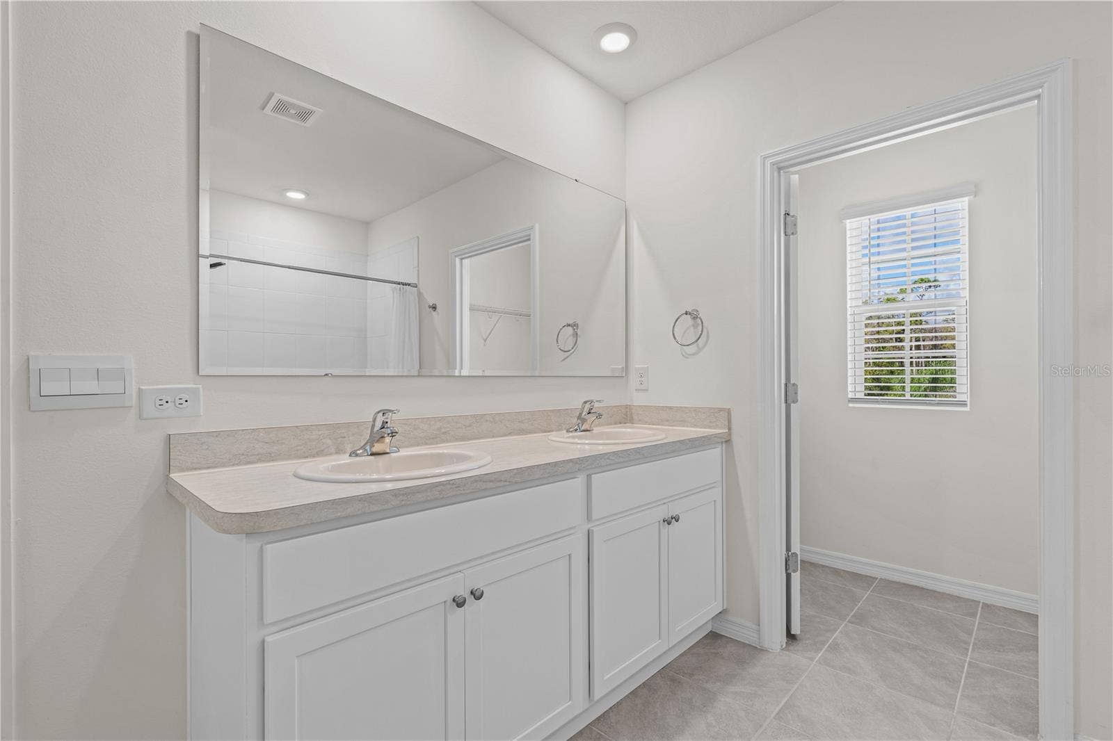 3242 CARPENTARIA DRIVE, New Smyrna Beach, FL 32168 3242 CARPENTARIA DRIVE, New Smyrna Beach, FL 32168
