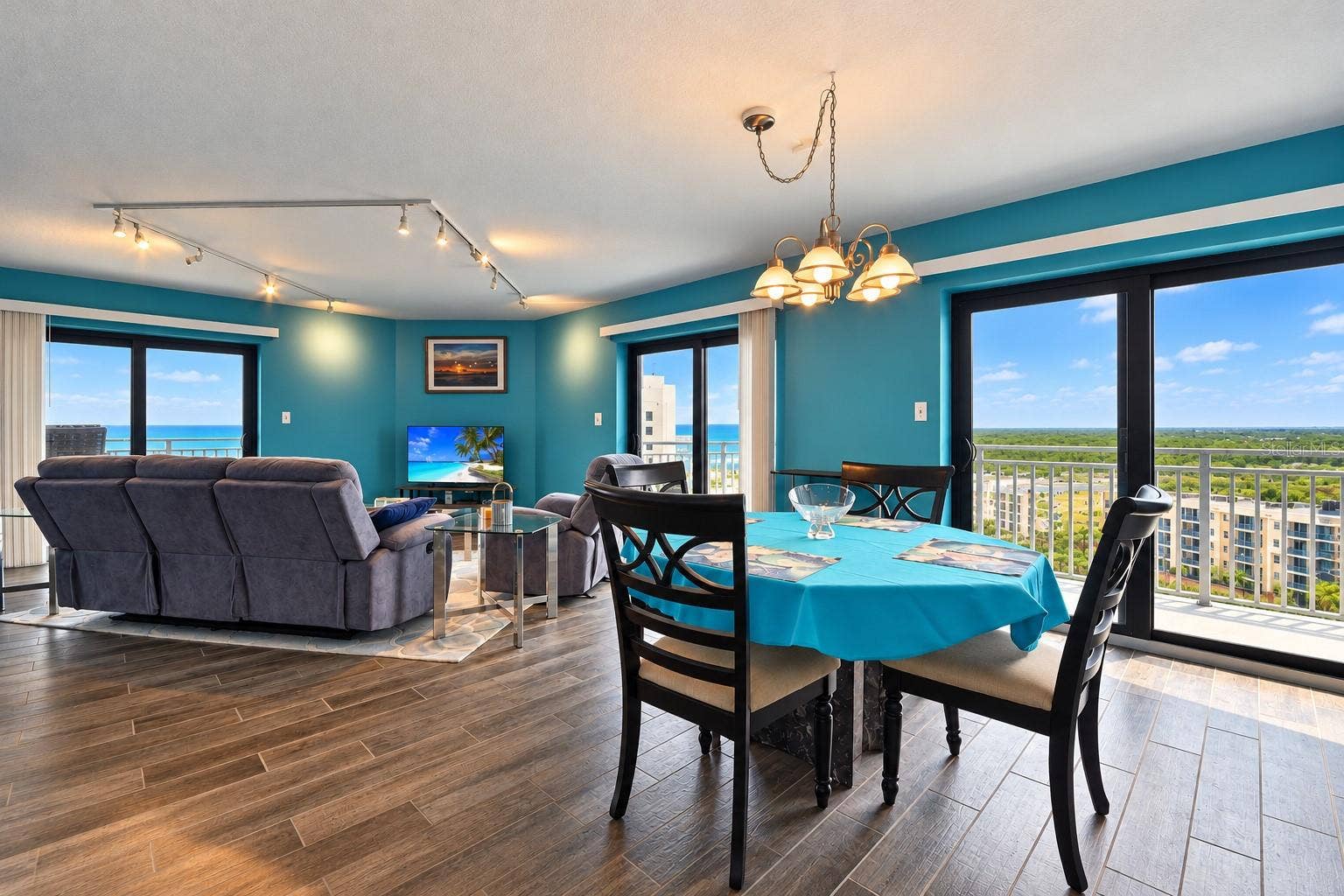 5207 S ATLANTIC AVENUE, #1126, New Smyrna Beach, FL 32169 Dining Area