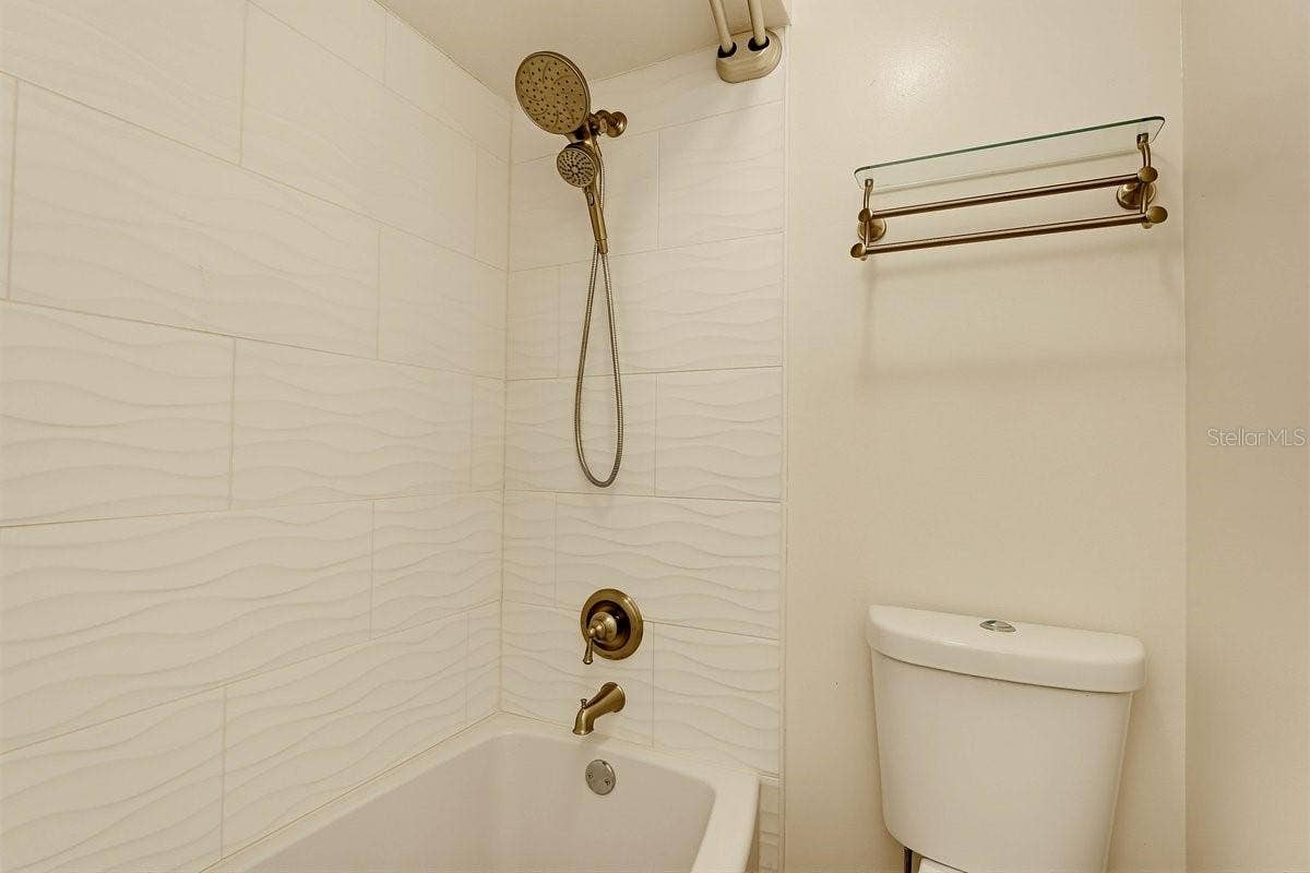 2226 VISTA PALM DRIVE, Edgewater, FL 32141 2226 VISTA PALM DRIVE, Edgewater, FL 32141