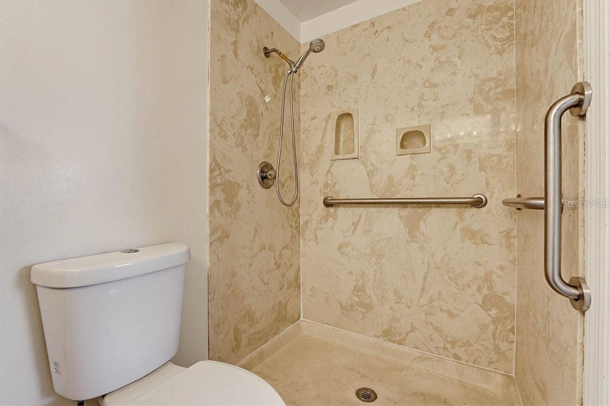 2226 VISTA PALM DRIVE, Edgewater, FL 32141 2226 VISTA PALM DRIVE, Edgewater, FL 32141