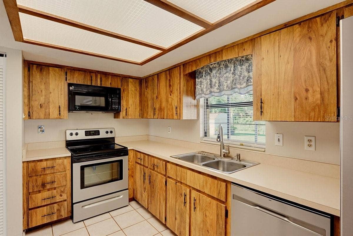 2226 VISTA PALM DRIVE, Edgewater, FL 32141 2226 VISTA PALM DRIVE, Edgewater, FL 32141