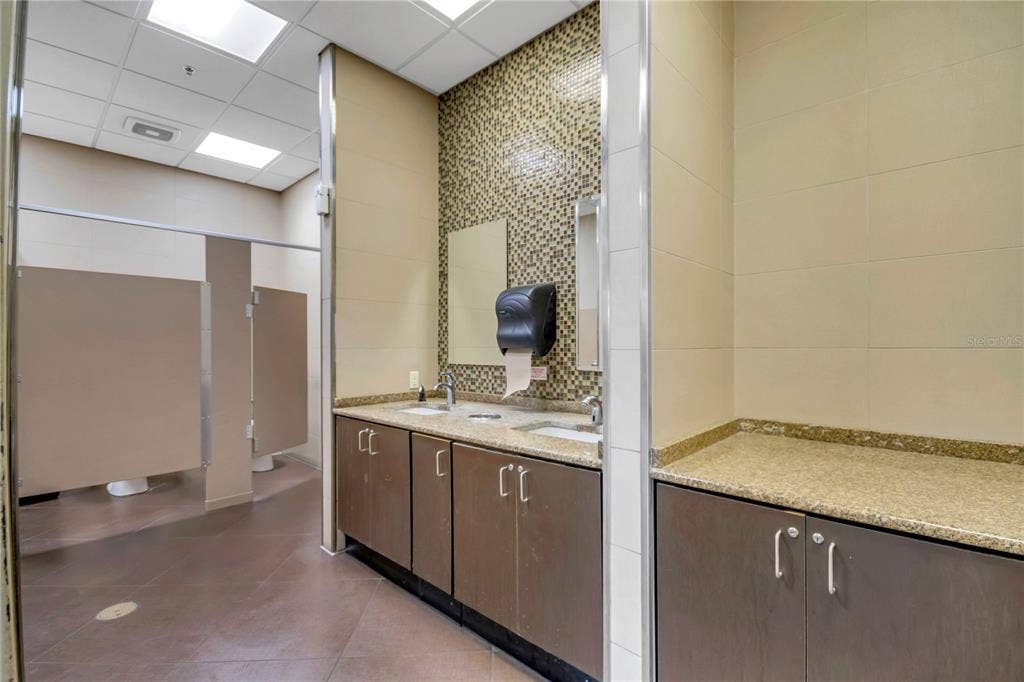 5600 BUTLER NATIONAL DRIVE, Orlando, FL 32812 5600 BUTLER NATIONAL DRIVE, Orlando, FL 32812
