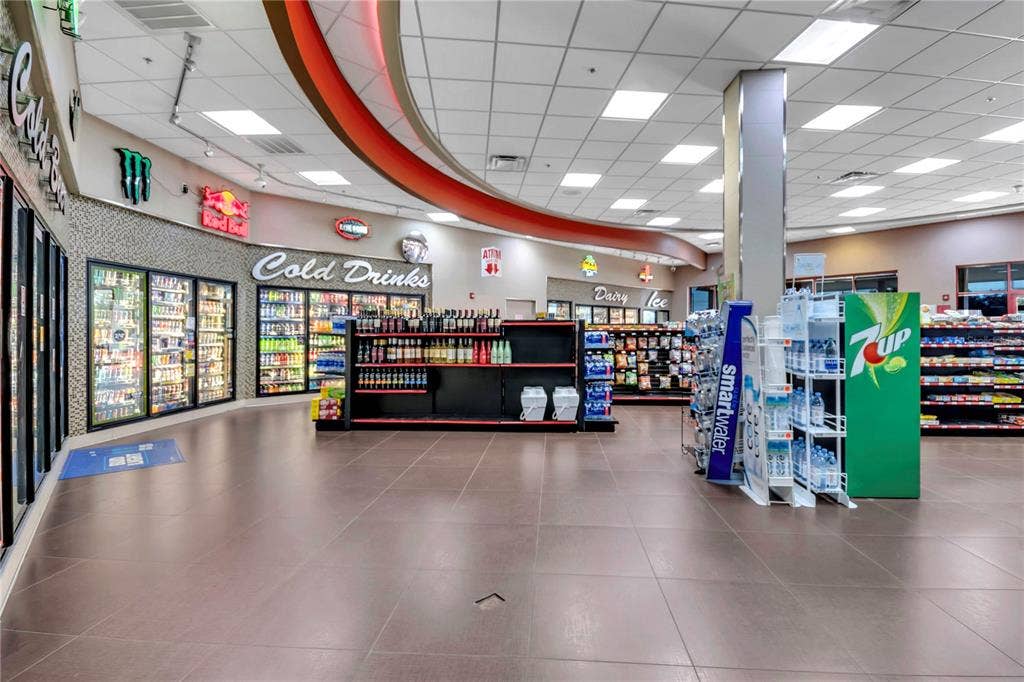 5600 BUTLER NATIONAL DRIVE, Orlando, FL 32812 5600 BUTLER NATIONAL DRIVE, Orlando, FL 32812
