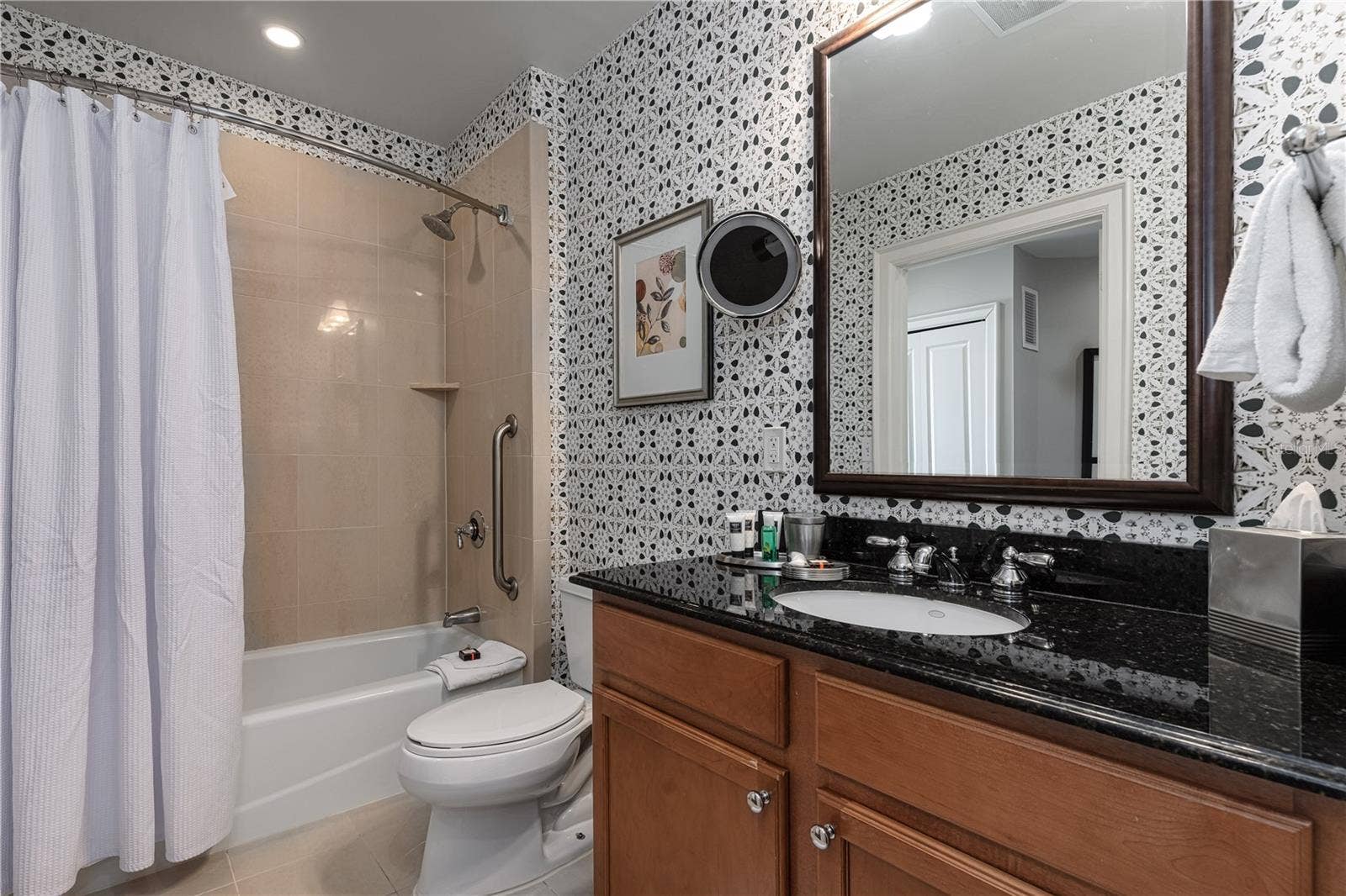 8495 MIRACLE DRIVE, #206, Champions Gate, FL 33896 8495 MIRACLE DRIVE, #206, Champions Gate, FL 33896