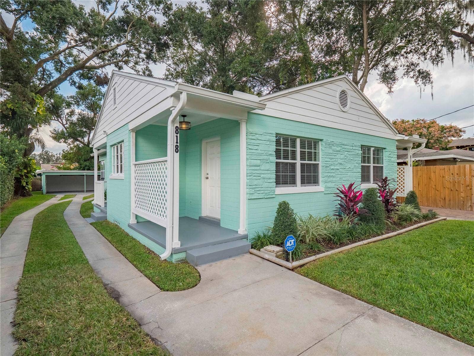 816 E AMELIA STREET, Orlando, FL 32801 816 E AMELIA STREET, Orlando, FL 32801