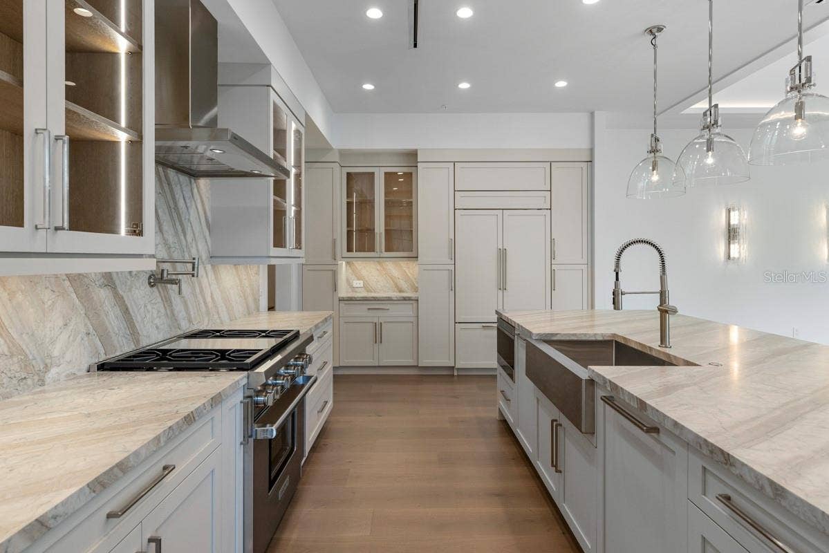 10300 WINTER SPARKLE CIRCLE, Golden Oak, FL 32836