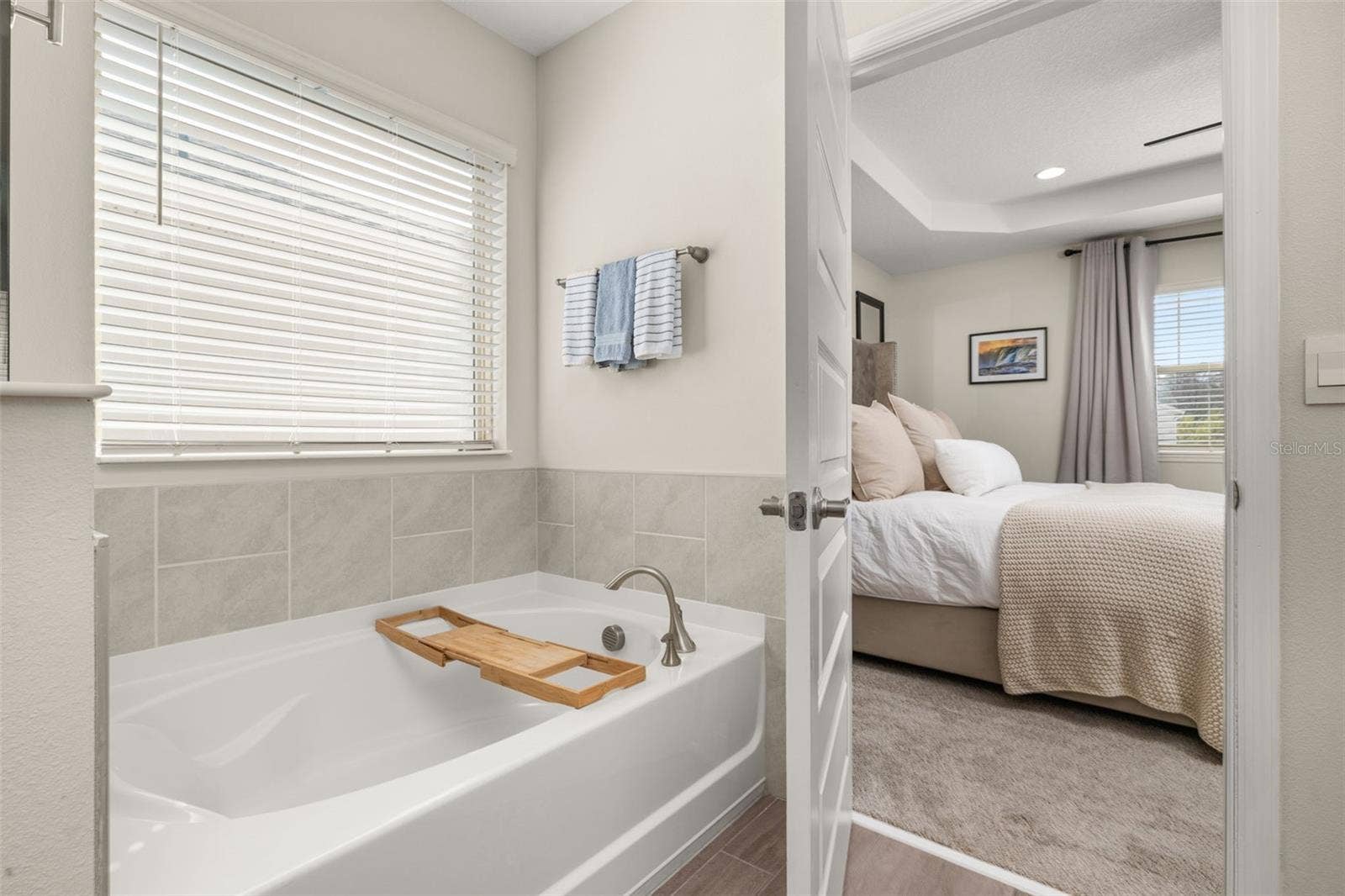 18339 OLIVER TWIST WAY, Winter Garden, FL 34787 soaking tub