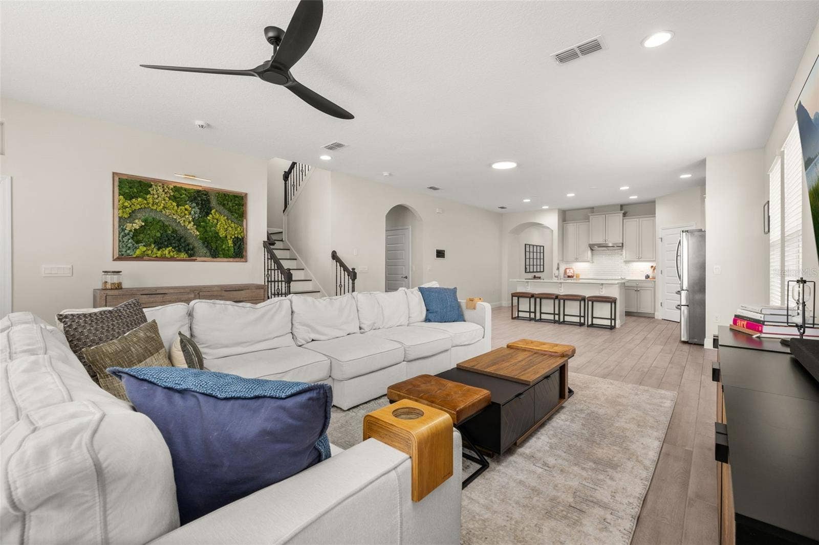 18339 OLIVER TWIST WAY, Winter Garden, FL 34787 family space - large living