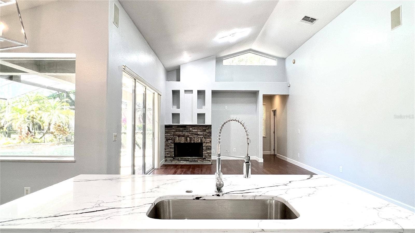8854 OAK LANDINGS COURT, Orlando, FL 32836 8854 OAK LANDINGS COURT, Orlando, FL 32836