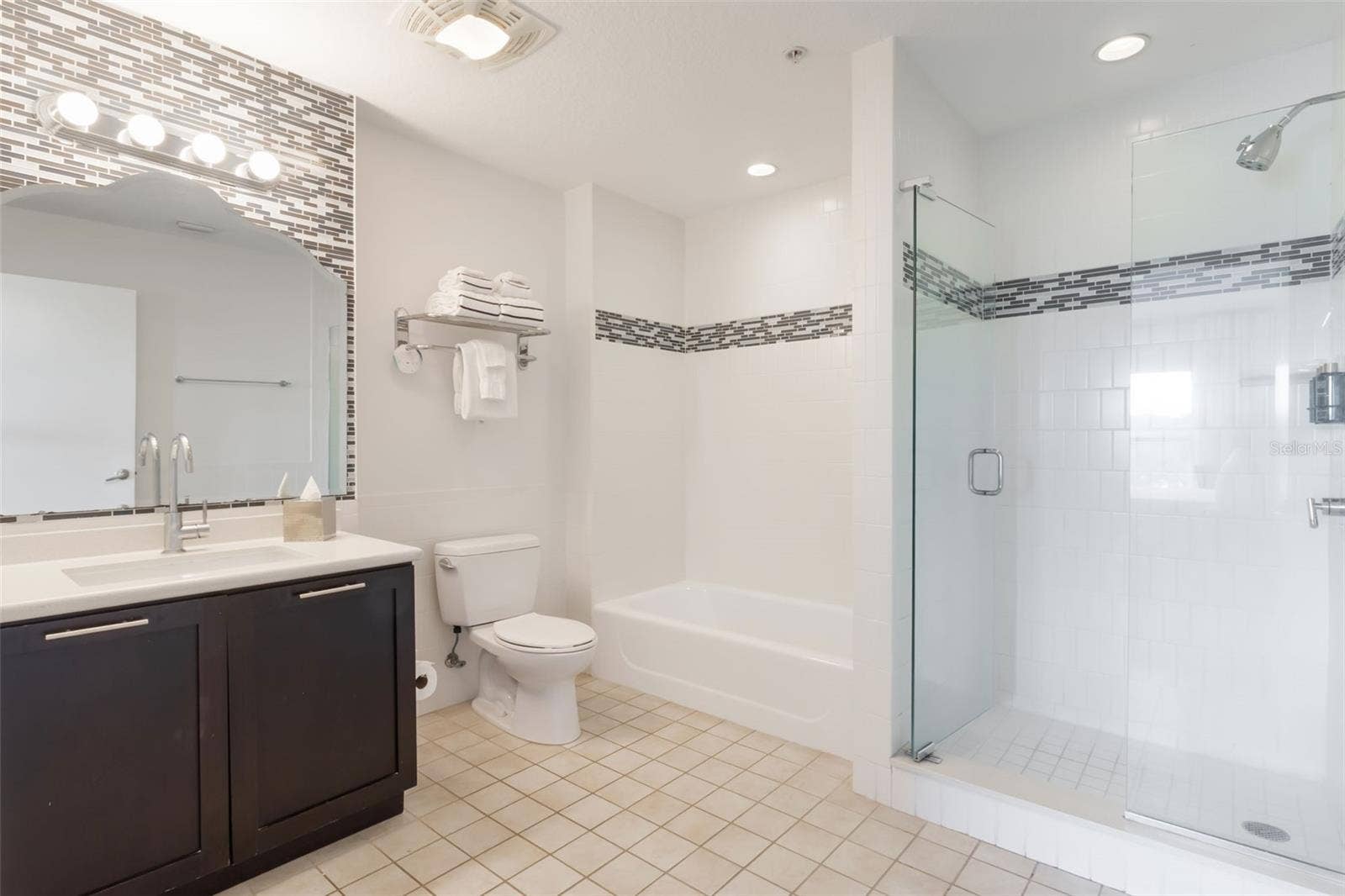 225 CELEBRATION PLACE, #401, Kissimmee, FL 34747 225 CELEBRATION PLACE, #401, Kissimmee, FL 34747
