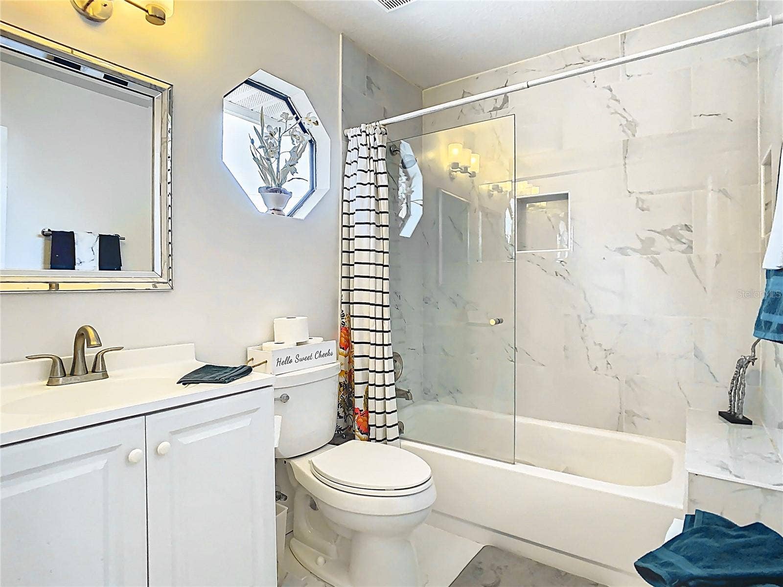 5852 MEDINAH WAY, Orlando, FL 32819 Bathroom 3- 2nd floor