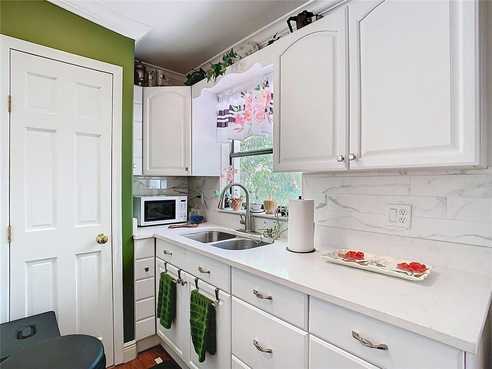 5852 MEDINAH WAY, Orlando, FL 32819 Bedroom 7 with Kitchenette and Private Entrance