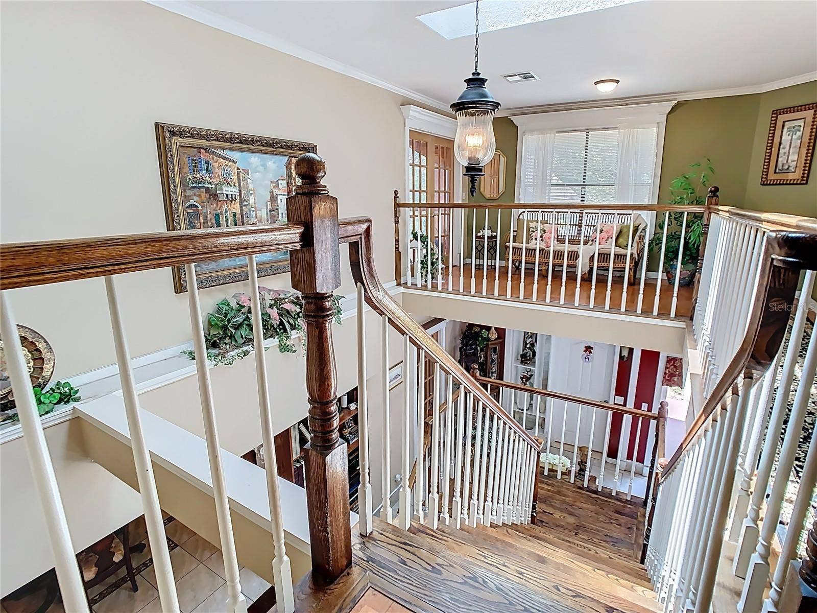 5852 MEDINAH WAY, Orlando, FL 32819 Staircase to 2nd floor