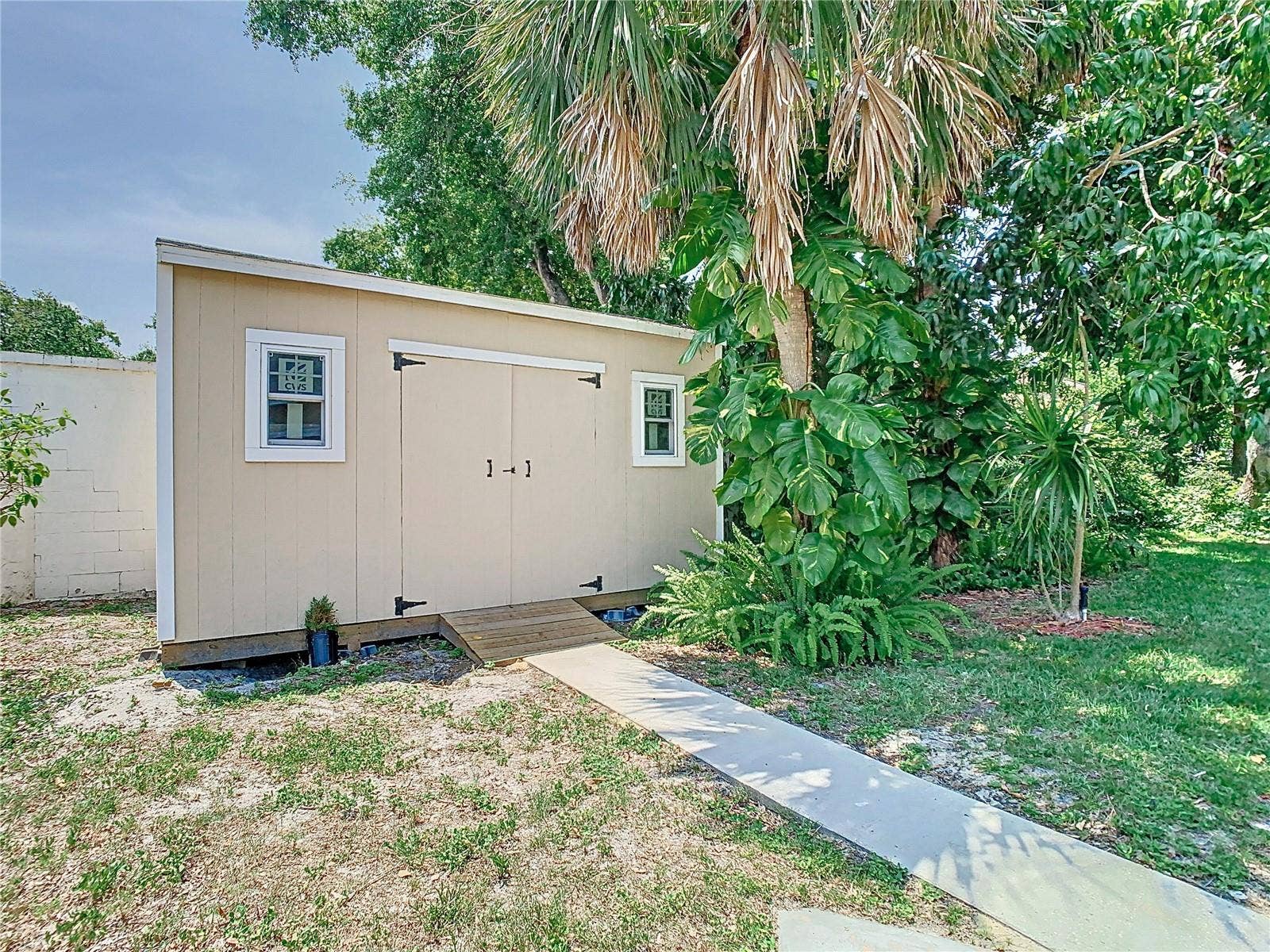 5852 MEDINAH WAY, Orlando, FL 32819 Backyard: Brand New Shed/Storage
