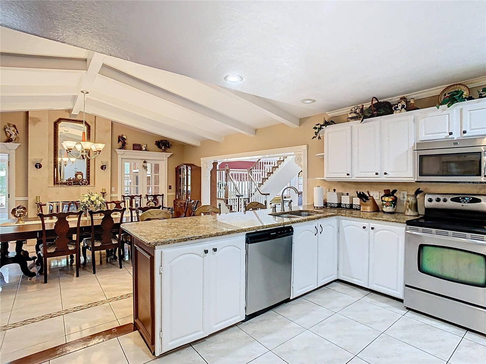 5852 MEDINAH WAY, Orlando, FL 32819 Kitchen