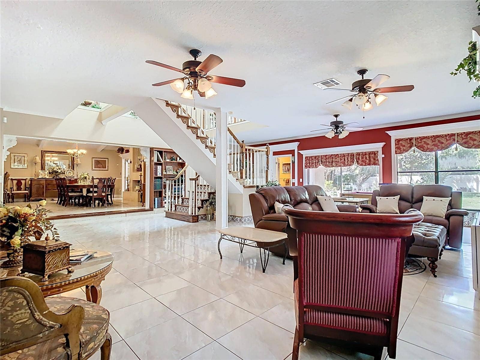 5852 MEDINAH WAY, Orlando, FL 32819 Living room