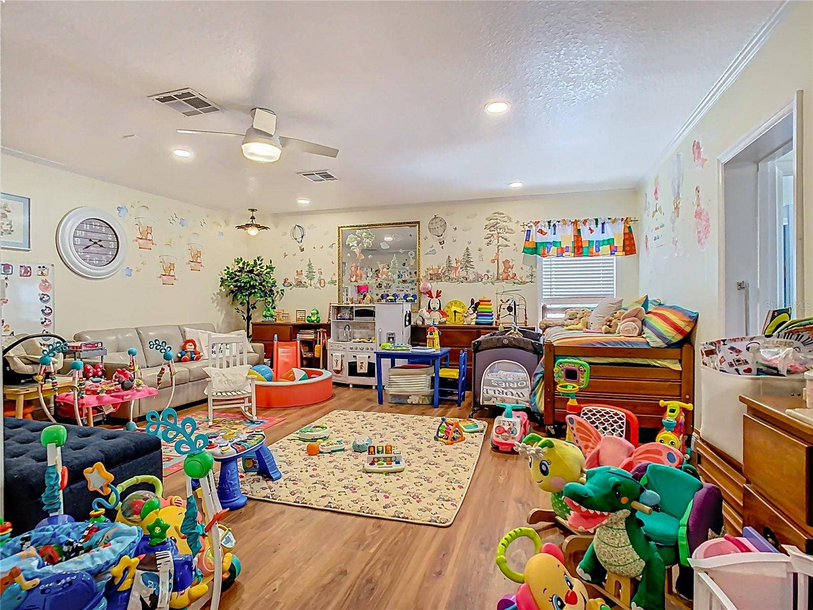 5852 MEDINAH WAY, Orlando, FL 32819 Bedroom 7 - Children's Playroom