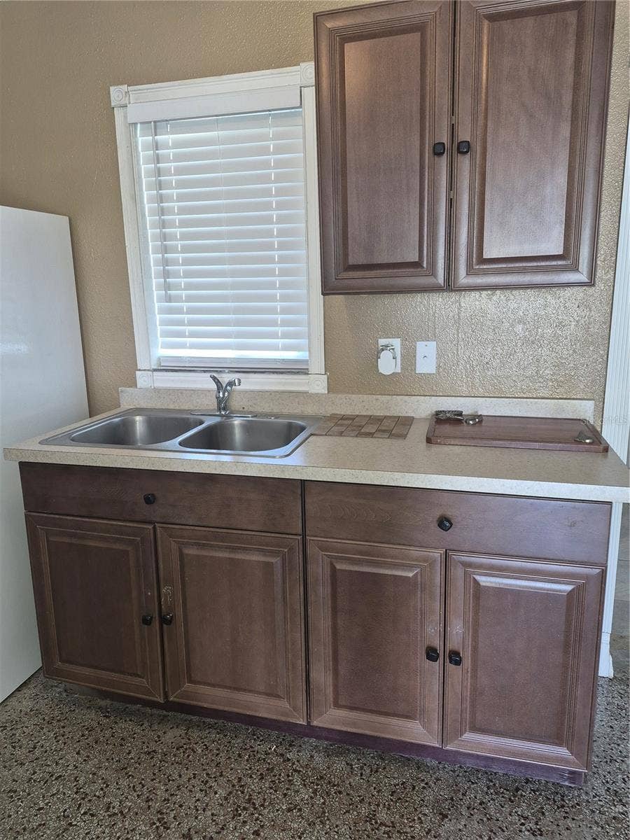 2103 MANTILLA AVENUE, Orlando, FL 32811 Kitchen sink area