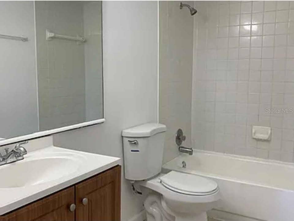 5220 VIA HACIENDA, #212, Orlando, FL 32839 5220 VIA HACIENDA, #212, Orlando, FL 32839