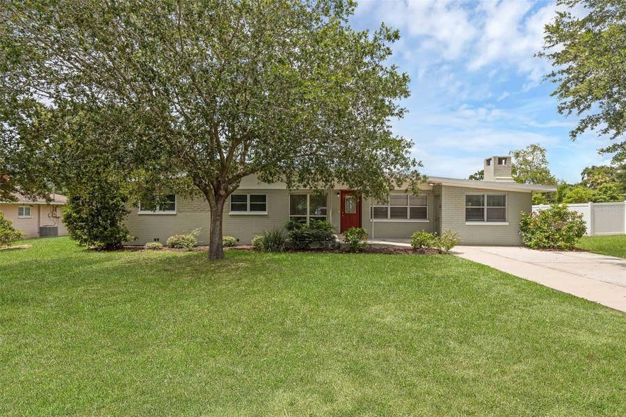 Property photo for 203 E LAKEVIEW AVENUE, Eustis, FL