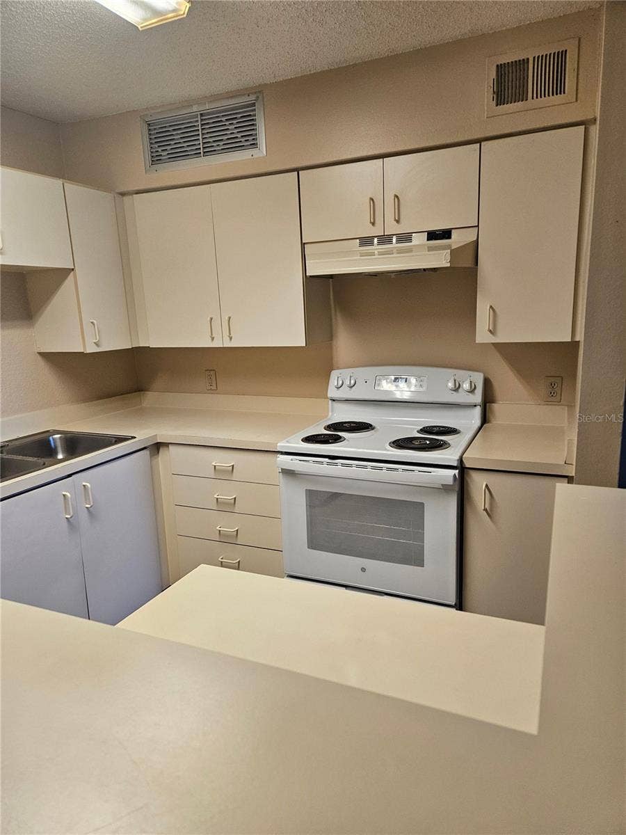 320 FORESTWAY CIRCLE, #203, Altamonte Springs, FL 32701 320 FORESTWAY CIRCLE, #203, Altamonte Springs, FL 32701