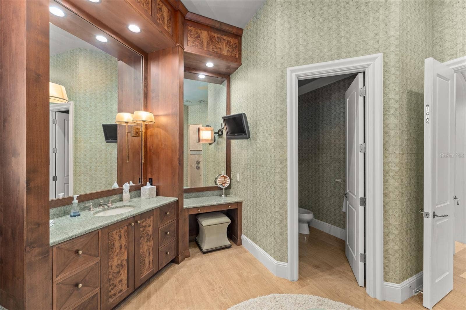 4819 ALEXANDRA GARDEN COURT, Windermere, FL 34786 4819 ALEXANDRA GARDEN COURT, Windermere, FL 34786