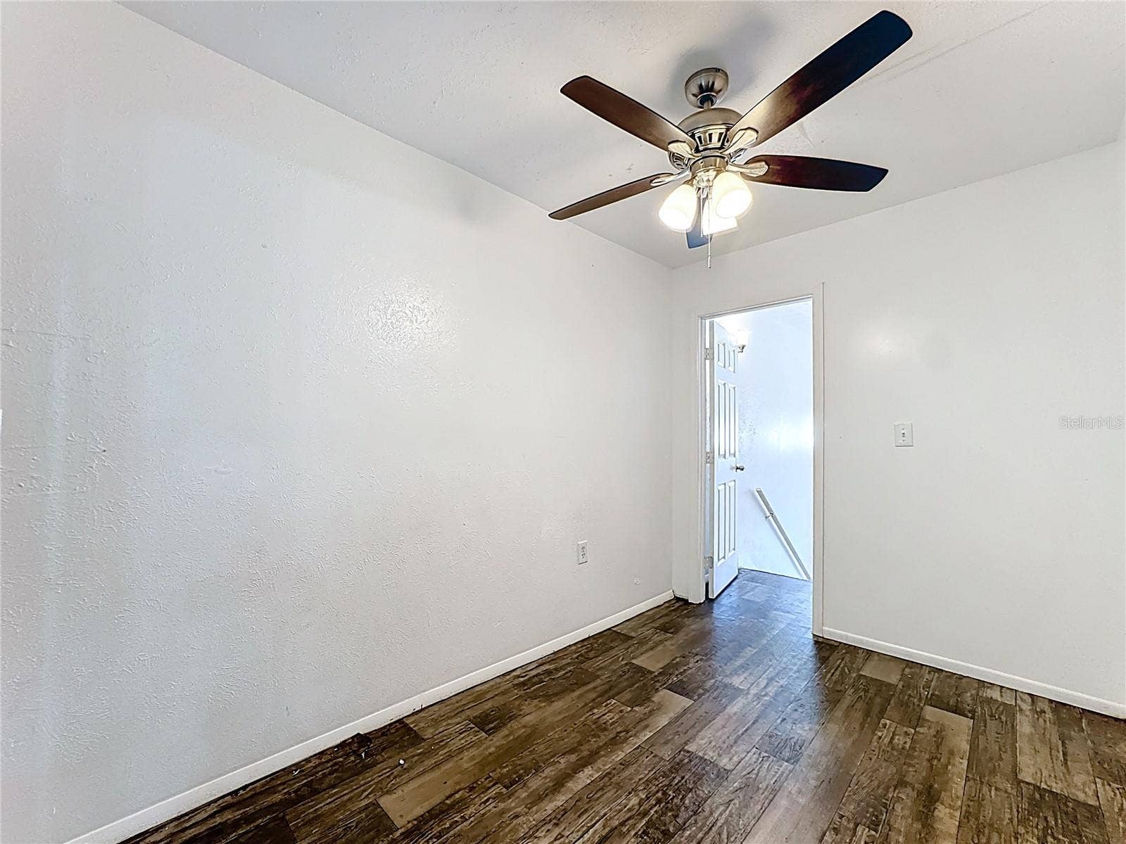 3944 CRAYRICH CIRCLE, #A-4, Orlando, FL 32839 3944 CRAYRICH CIRCLE, #A-4, Orlando, FL 32839