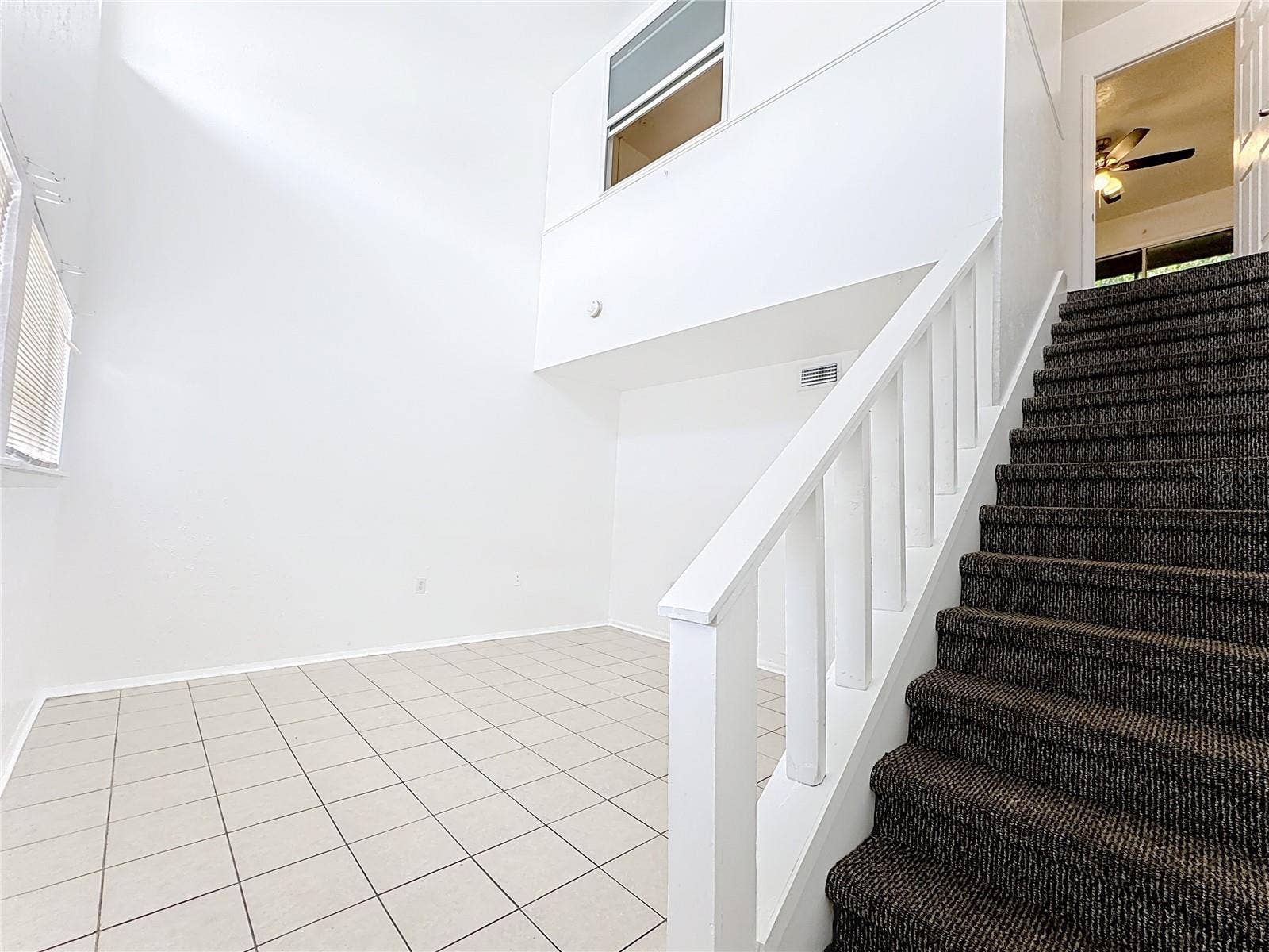 3944 CRAYRICH CIRCLE, #A-4, Orlando, FL 32839 3944 CRAYRICH CIRCLE, #A-4, Orlando, FL 32839