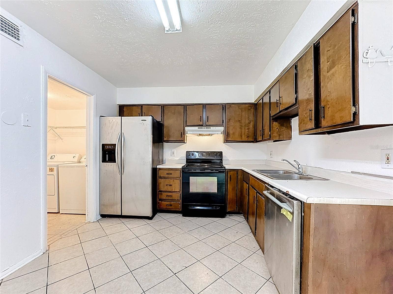 3944 CRAYRICH CIRCLE, #A-4, Orlando, FL 32839 3944 CRAYRICH CIRCLE, #A-4, Orlando, FL 32839