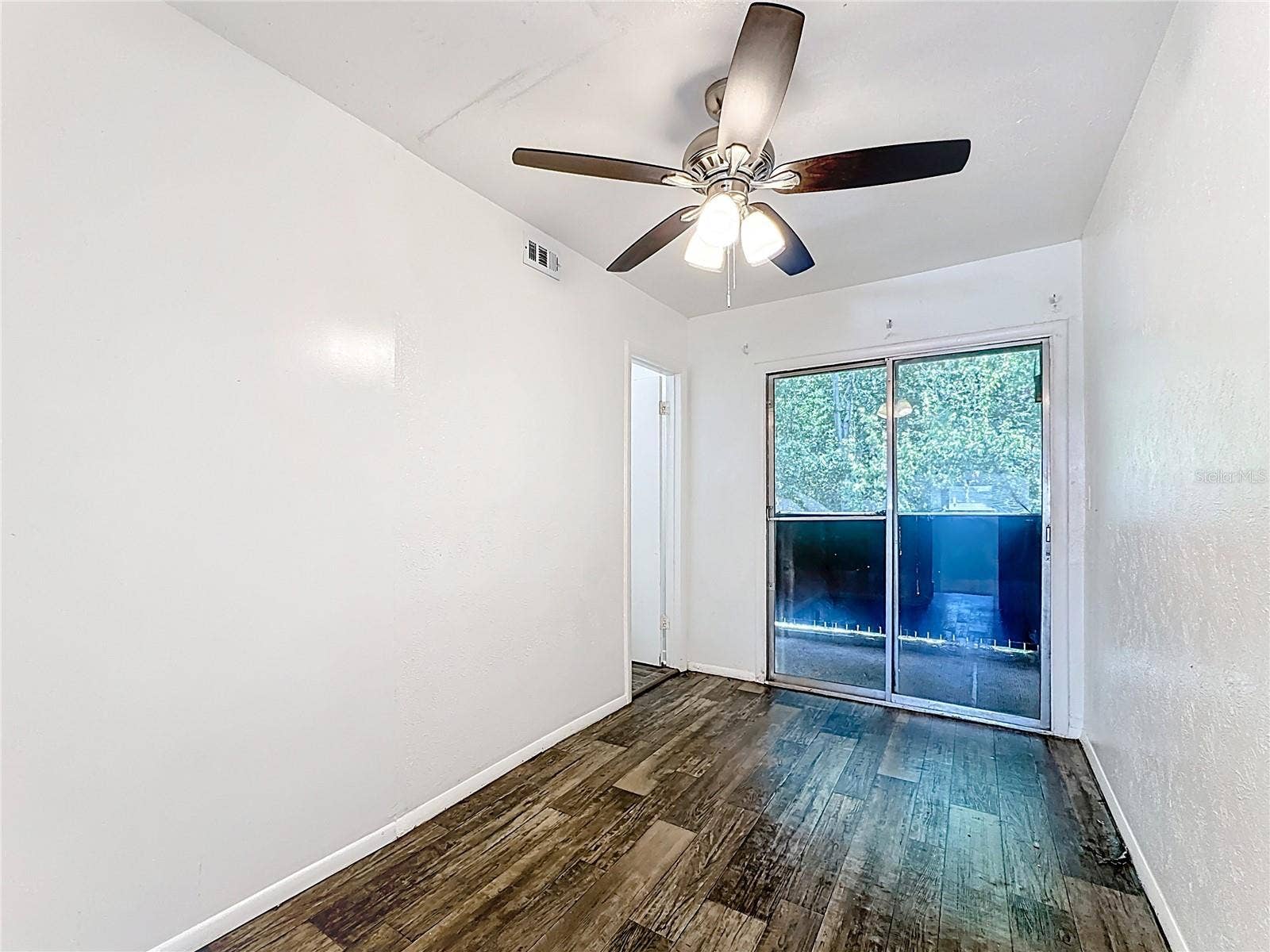 3944 CRAYRICH CIRCLE, #A-4, Orlando, FL 32839 3944 CRAYRICH CIRCLE, #A-4, Orlando, FL 32839