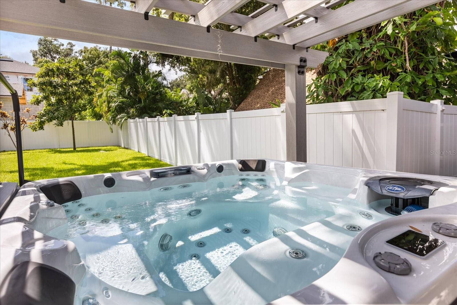 808 EDGEWATER DRIVE, Orlando, FL 32804