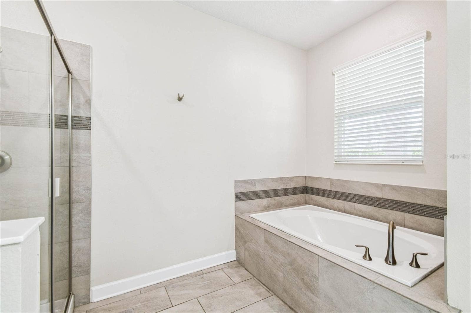 8844 CRUDEN BAY COURT, Davenport, FL 33896 8844 CRUDEN BAY COURT, Davenport, FL 33896