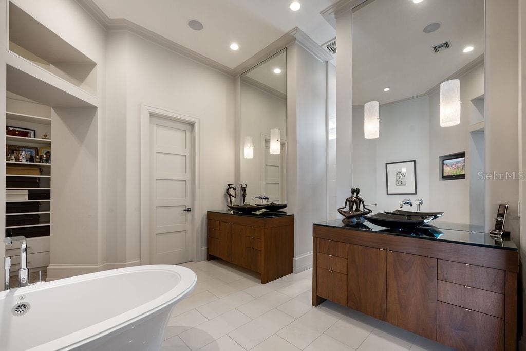 9721 CARILLON PARK DRIVE, Windermere, FL 34786