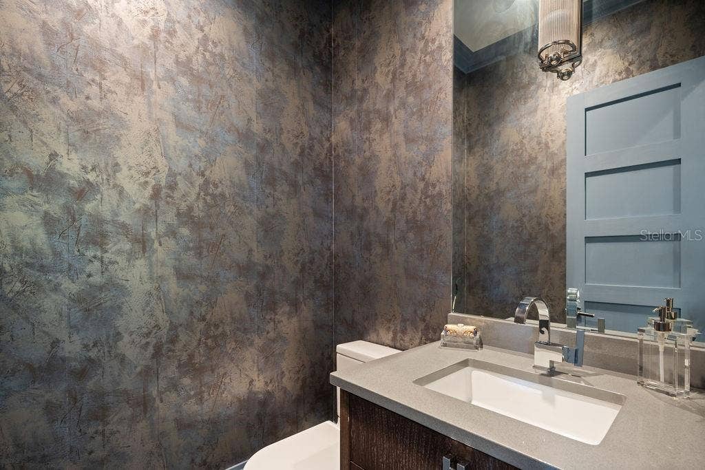 9721 CARILLON PARK DRIVE, Windermere, FL 34786