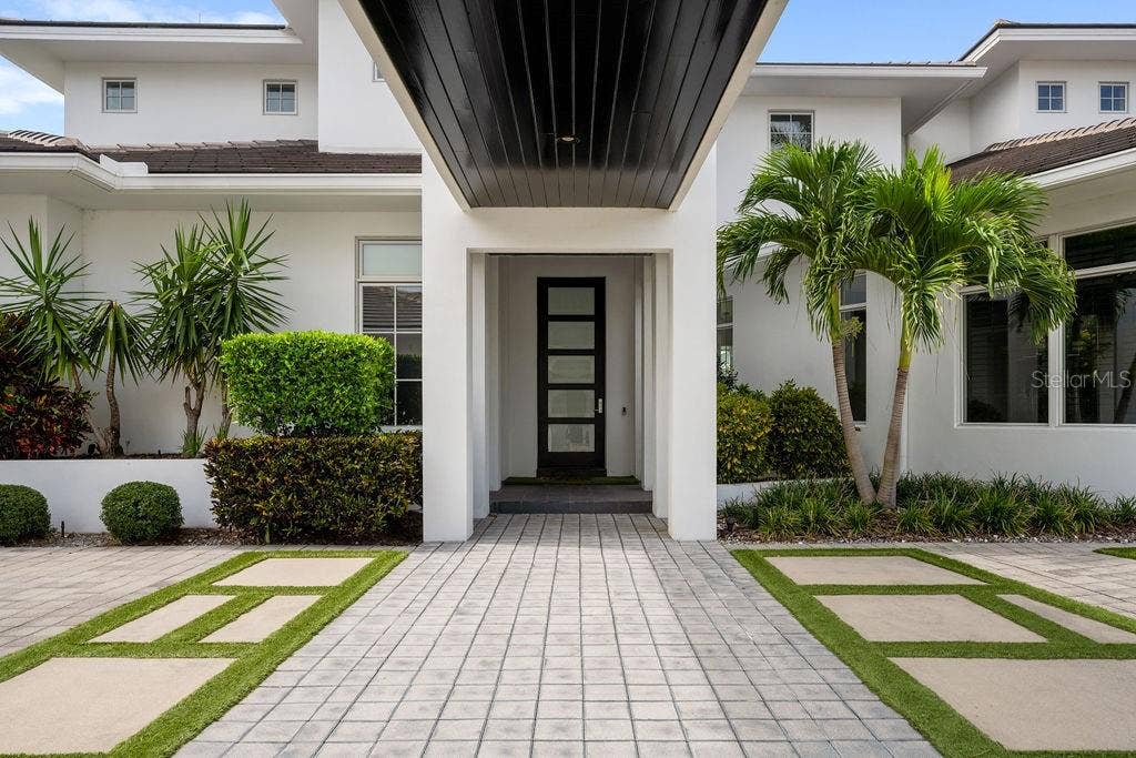 9721 CARILLON PARK DRIVE, Windermere, FL 34786